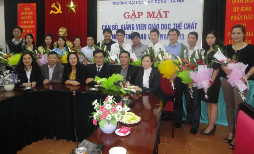 Khai giảng