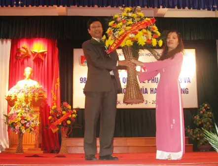 Lễ kỷ niệm "98 năm, ngày quốc tế phụ nữ và 1968 năm, khởi nghĩa Hai Bà Trưng"